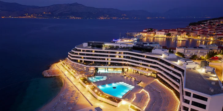 Moderní 4* hotel na ostrově Brač: přímo u moře, s bazény a krásnými výhledy, snídaně či polopenze plus