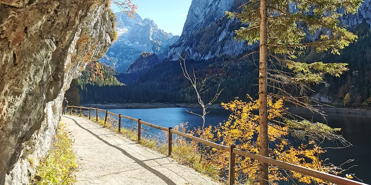 Užijete si i procházku a výhled na majestátní Dachstein. 