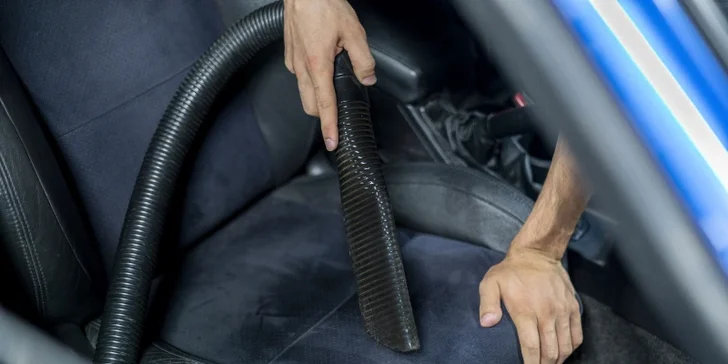 Či už zvolíte čistenie interiéru alebo ručné umytie exteriéru, môžete sa spoľahnúť na kvalitné prípravky a detailné prevedenie.