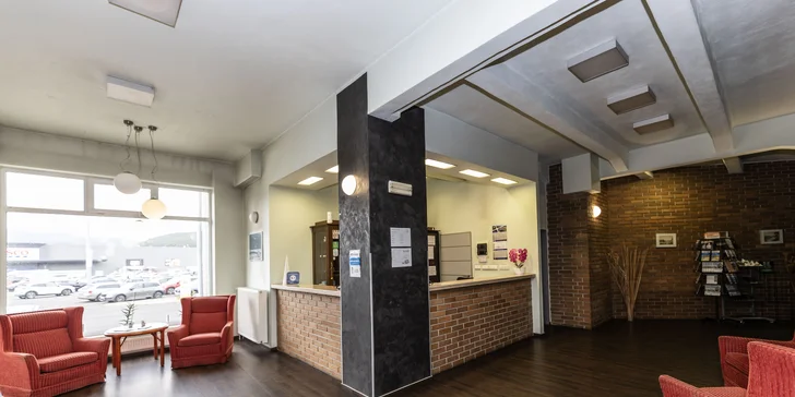 V lobby panuje příjemná atmosféra a můžete si tu naplánovat výlet na další den.