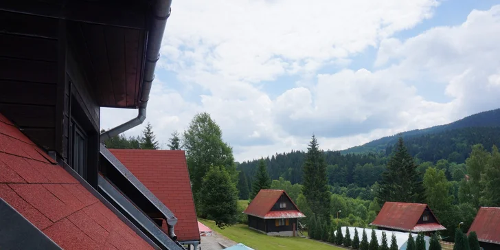 Radhošť s Cyrilem a Metodějem je odtud jen 20 km. 