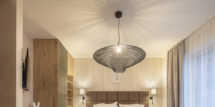 Všetky apartmány sú vybavené zákazkovou posteľnou bielizňou a ďalšími originálnymi doplnkami.