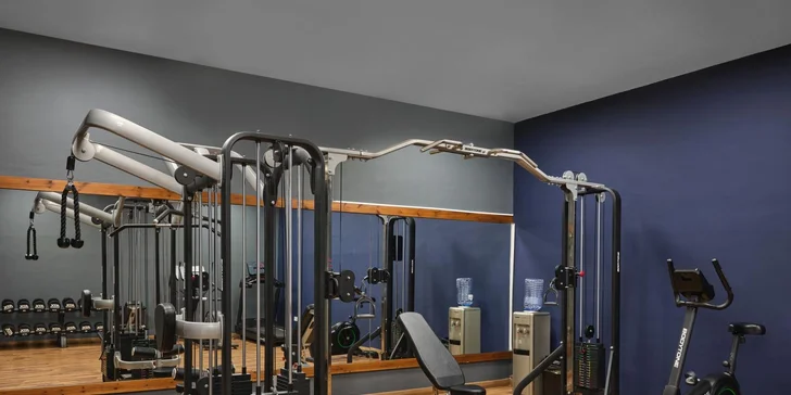 Od 9:00 do 18:00 je vám otevřené moderní fitness.
