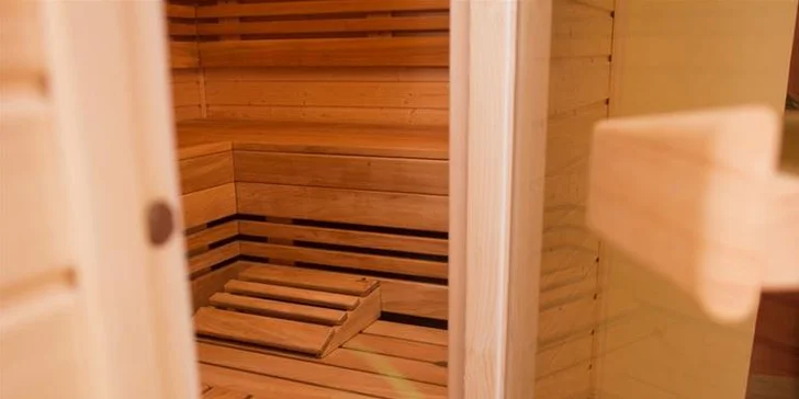 Po pěší túře přijde sauna vhod.