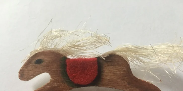 Dostanete všechen materiál na zdobení i pomůcky. 