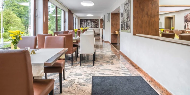 V restauraci si pochutnáte na jídlech české i zahraniční kuchyně. V ceně máte polopenzi a ještě něco navíc. 