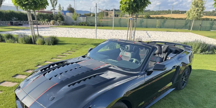 Po dobu pronájmu můžete své vlastní auto bezplatně a bezpečně zaparkovat v garáži. Ve variantě na celý víkend vám ho dokonce umyjí.
