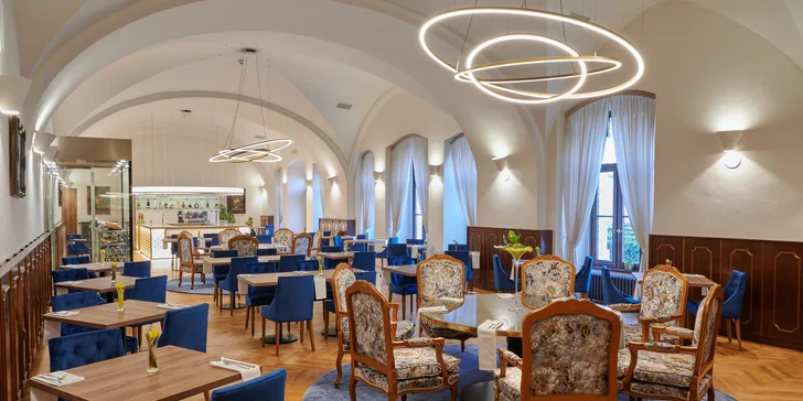V historickém prostředí nabízí svěží gastronomii. 