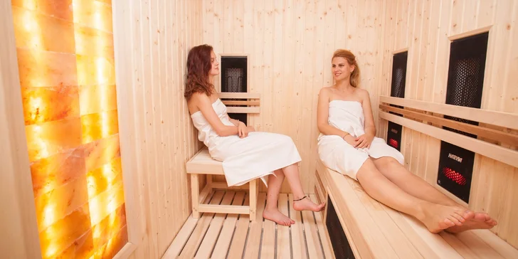 Relaxovat můžete ve finské sauně a infrasauně se solnou terapií, do kterých máte během pobytu neomezený vstup.