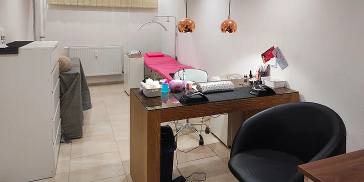 V salonu strávíte cca 60 minut podle toho, jak náročnou techniku si zvolíte. 