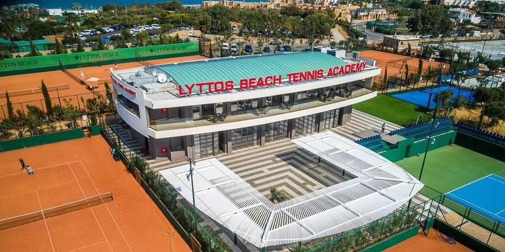 Za poplatek je k dispozici 21 tenisových kurtů, tenisová škola s trenérem, golfové tréninkové hřiště, herní místnost s kulečníkem a půjčovna kol pro objevování ostrova.