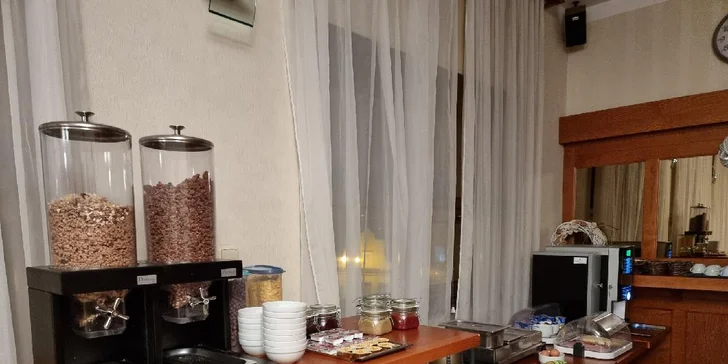 Snídaně i večeře se podávají formou bufetu.