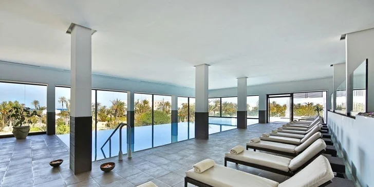 Součásti resortu je wellness centrum, kde je i sauna. 