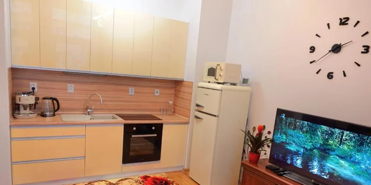 Kuchyňa je kompletne vybavená na prípravu rôznych pochúťok – nájdete v nej kávovar, chladničku aj mikrovlnku