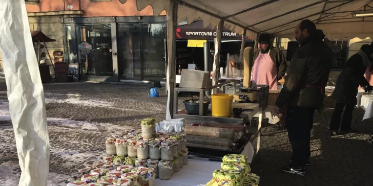 V nabídce je voucher na degustační menu v restauraci i balíček s sebou.