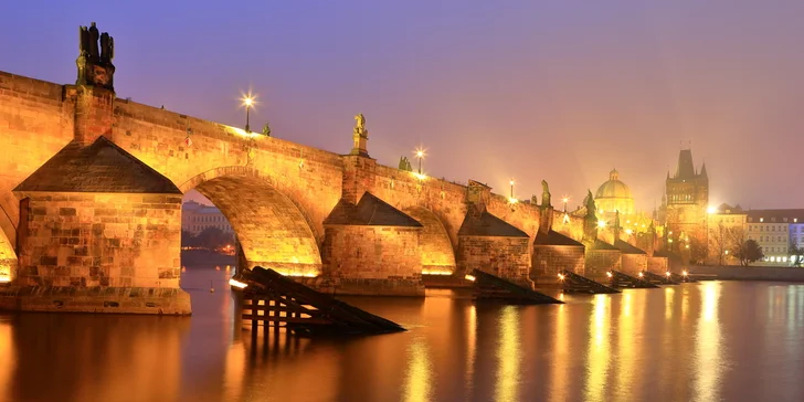 Praha vás láká k návštěvě.
