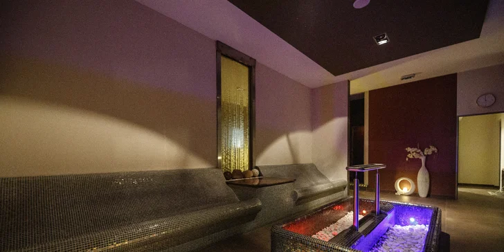 Ve wellness toho najdete spoustu – třeba parní solnou lázeň, whirlpool, tepidárium či Kneippův chodník.