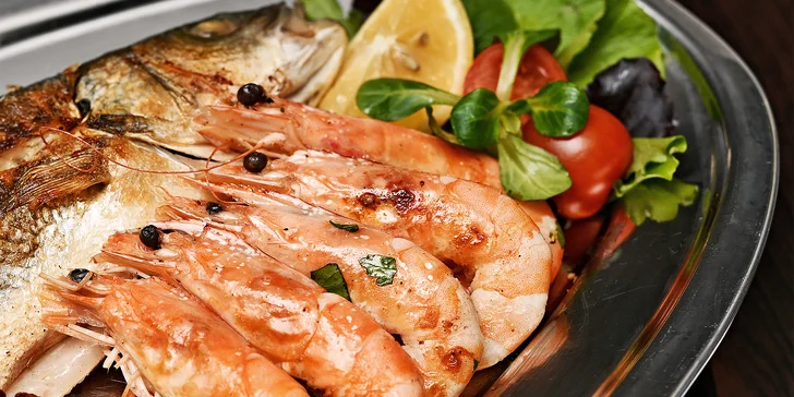 Celkem dostanete 1 kg dobrot: kromě ryby se těšte i na krevety, kalamáry a chobotnici. 