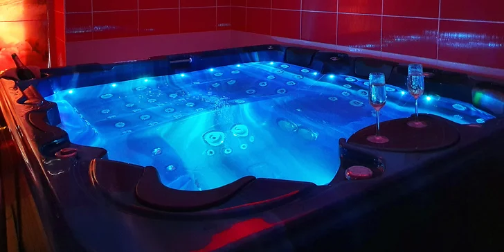 K tomu relaxační hudba a třeba i lahev šumivého vína.