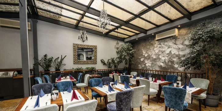 V restauraci vaří i obědy a večeře. 