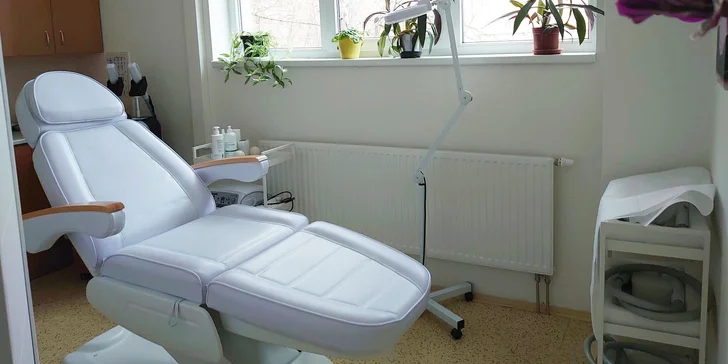 Na výběr je zvětšení rtů nebo aplikace botulotoxinu do obličeje.