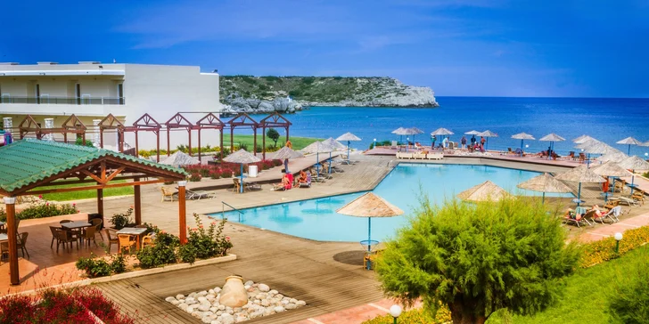 Hotel Lutania Beach leží v letovisku Kolymbia, na půl cesty mezi Rhodosem a Lindosem. 