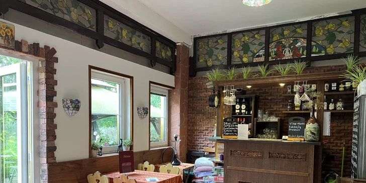 V penzionu je nově otevřené bistro, ve kterém si můžete dát něco dobrého i během dne.