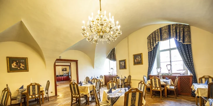 Krásná je také zámecká restaurace. Dokonalé místo pro romantický oběd. 
