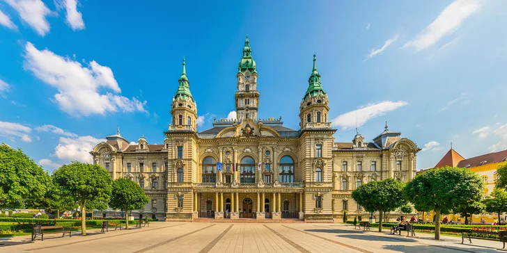Ubytujete se v hotelu Kalvária v lázeňském městě Győr.
