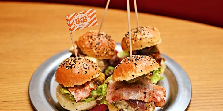 Součástí nabídky jsou celkem 4 miniburgery - klasik s hovězím masem, chilli burger, trhan s vepřovým masem a Pipi burger s opečeným kuřetem. 