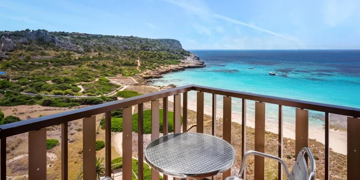 Všechny pokoje mají balkon či terasu.