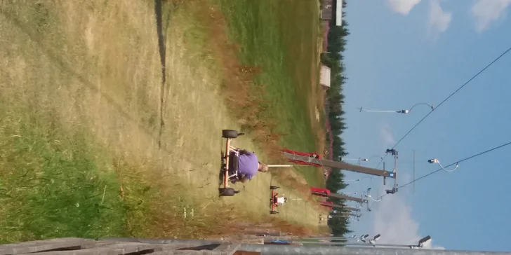 Motokáry na Božím Daru v areálu Novako jsou výzvou i pro tatínky.