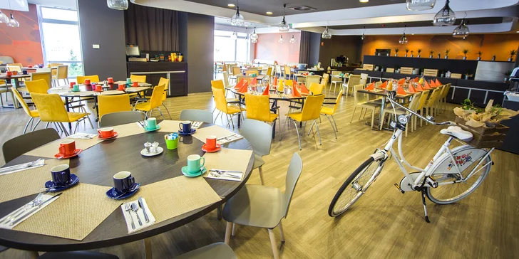 Ubytujete se v moderním hotelu Park Inn by Radisson.