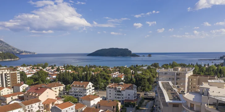 Hotel se nachází jen 500 metrů od pláže.