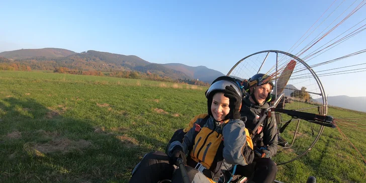 Poletí s vámi instruktor a reprezentant v motorovém paraglidingu Lukáš Koláček.