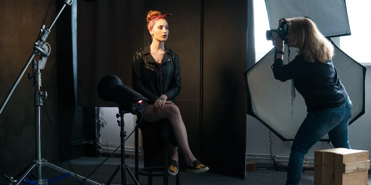 Online fotografické videokurzy: studiový portrét, retuš a základy Lightroomu