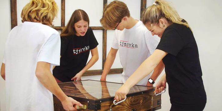 Tým musí mít minimálně dva členy, namixovat ho ale můžete dle svých představ. 