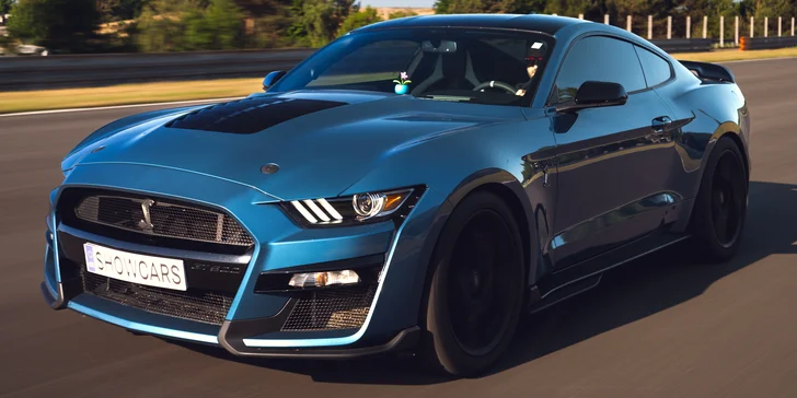 Showcars plní všem milovníkům silných strojů jejich sny už 16 let a celou tu dobu sbírají jen samá pozitivní hodnocení (Ford Mustang GT500 SHELBY 5.2 V8 kompresor).