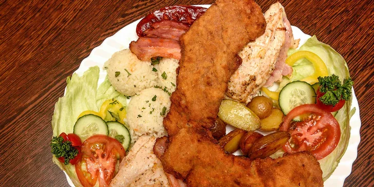 900 g Misa plná mäsa pre 2–3 osoby  150 g Vyprážaný bravčový rezeň, 150 g Prírodná kuracia kapsa plnená šunkou a syrom, 100 g Klobása, 100 g Oravská slanina, 200 g Opekané zemiaky, 200 g Ryža, Zeleninová obloha.