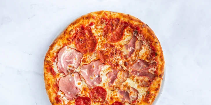 Quattro salami - rajčata, mozzarella, šunka, pikantní salám, čabajka, slanina