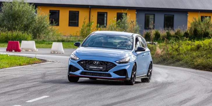 1–8 kol na závodním okruhu v Sosnové jako řidič či spolujezdec ve sportovním voze Hyundai i30 N
