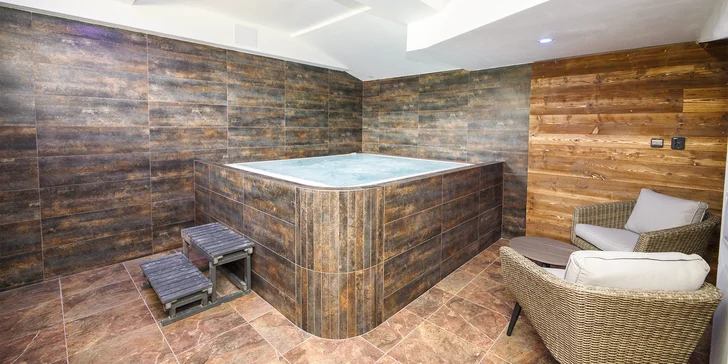 V hotelu otevřeli nedávno i nové wellness centrum, tak se nepřipravte o relax po náročném výšlapu a sáhněte po balíčku s privátním vstupem do sauny a vířivky na 60 min.