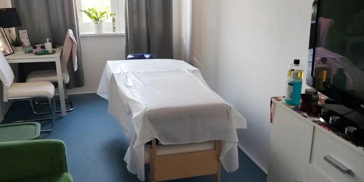 Zažijte masáž, která připomíná pomalý taneční rituál přímo z Havaje. 