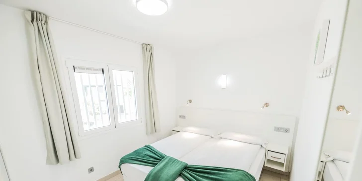 Každý apartmán má vlastní vybavený kuchyňský kout s kávovarem, lednicí a toustovačem, nechybí ani Wi‑Fi zdarma. 
