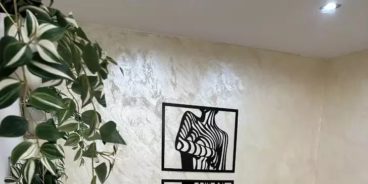 Kliniku 24Esthetic nájdete vo výbornej lokalite, na Bajkalskej ulici.