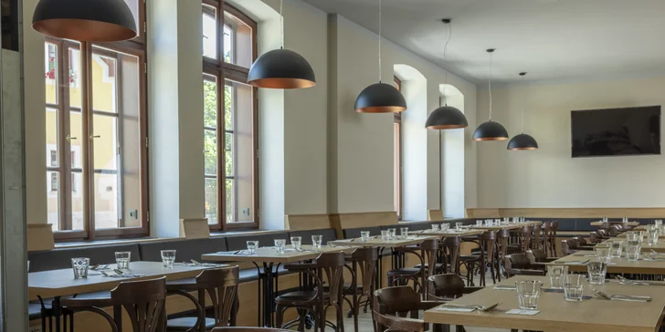 Jídlo si vychutnáte v nové pivovarské restauraci.