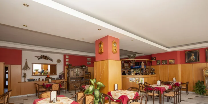 V restauraci si pochutnáte na snídani nebo polopenzi.
