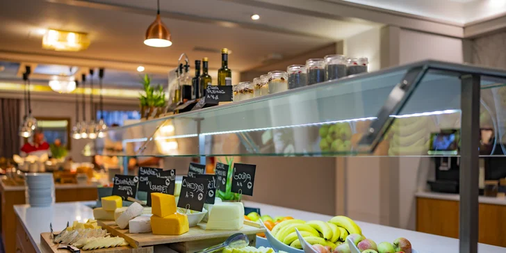 V ceně pobytu máte snídaně podávané v hotelové restauraci Symphonia. 