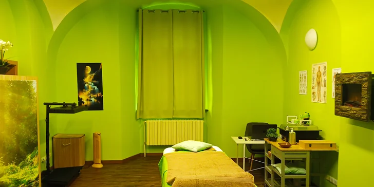Na místě ulehnete na vyhřívané vibrační lehátko.