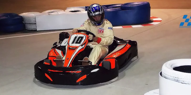 20 minut s motokárou na dvoupatrové dráze!